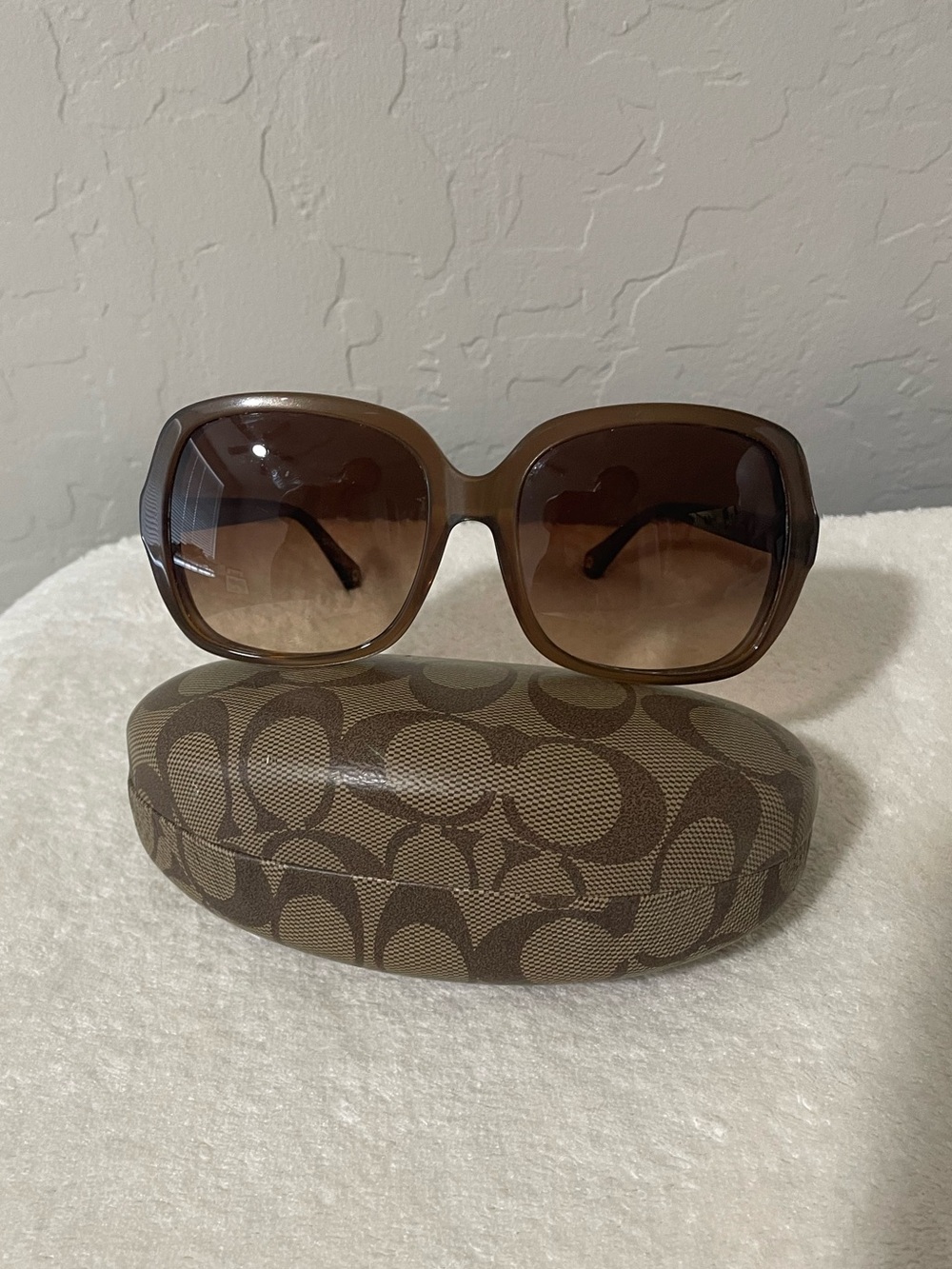 GUC-Coach Blake 61MM Sunglasses in Light Brown-Comes with Case - Picture 10 of 15